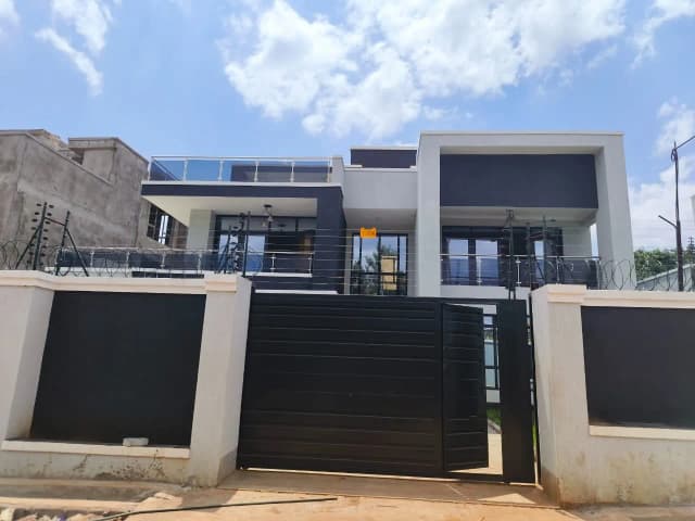 4 Bedroom Town House for sale in Ruiru_0