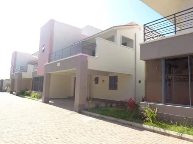 Modern and Spacious 4 Bedroom Maisonette For Rent in Nyali_0