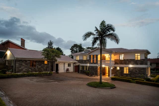 5 Bedroom Mansion For Rent in Runda, Nairobi_0