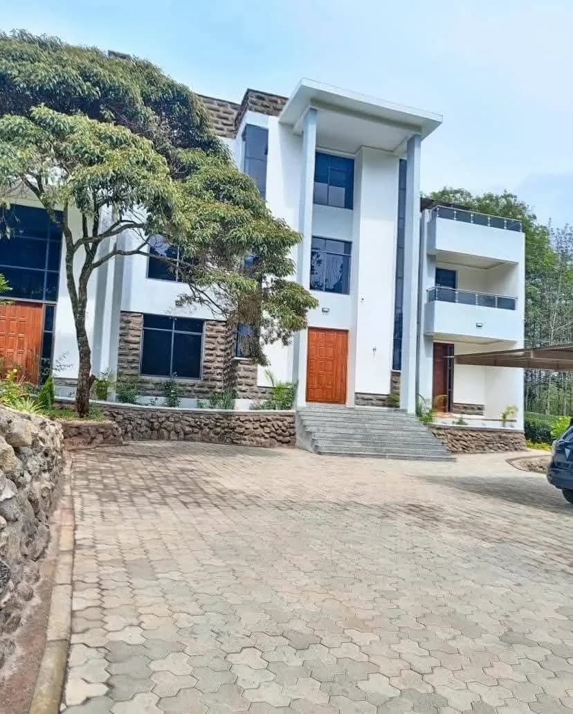 6 Bedroom Townhouse For Sale in Karen_0