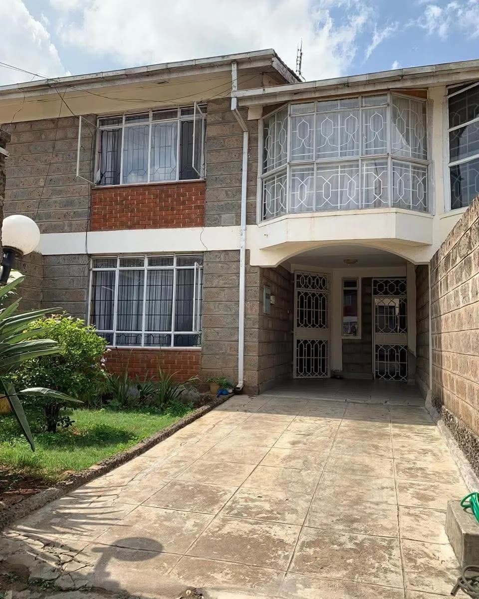 4 Bedroom Maisonette For Sale in South C