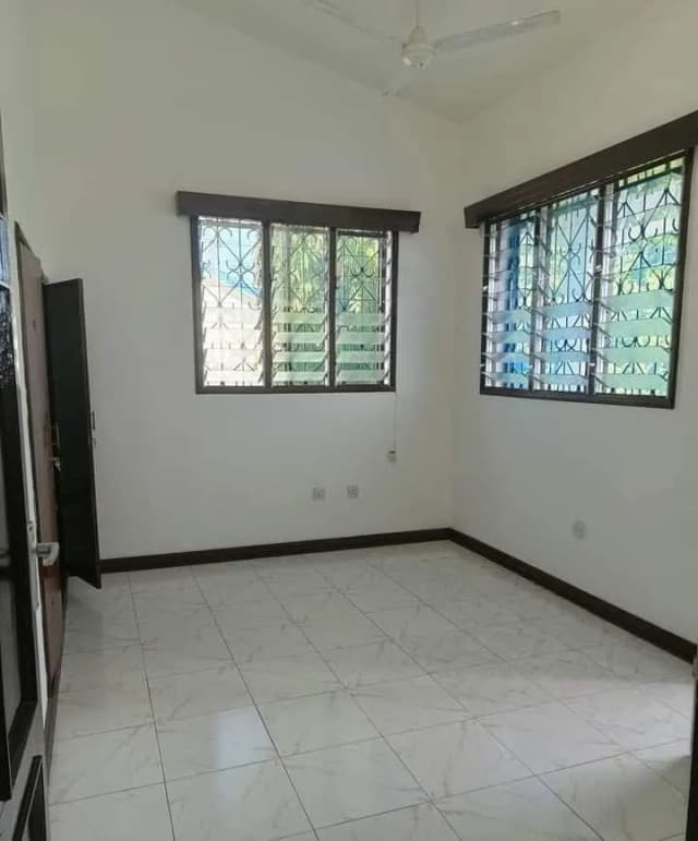 3 Bedroom Maste Ensuite Maisonette For Rent in SHANZU_5