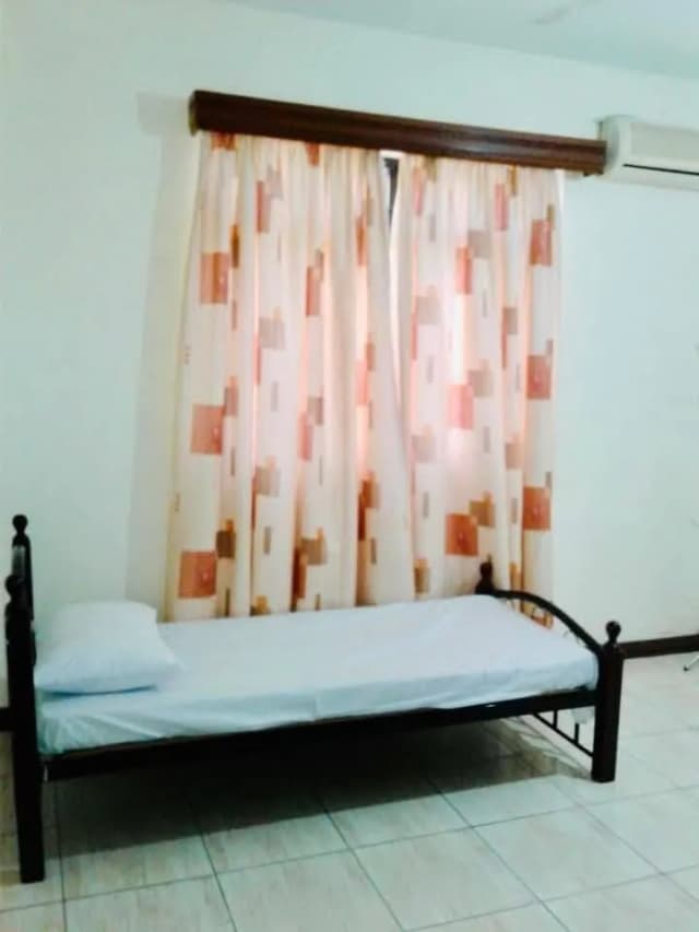 FULLY FURNISHED 3 BEDROOM MASTER ENSUITE APARTMENT FR RENT IN KIZINGO,MOMBASA_8