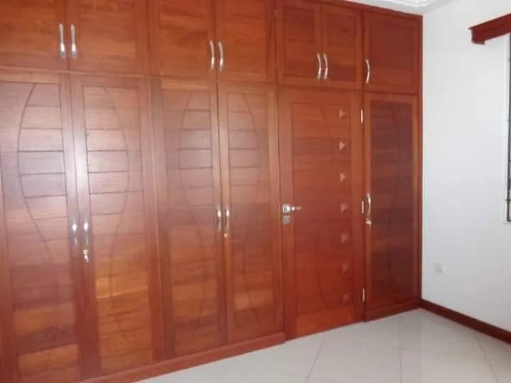 Modern and Spacious 4 Bedroom Maisonette For Rent in Nyali_6