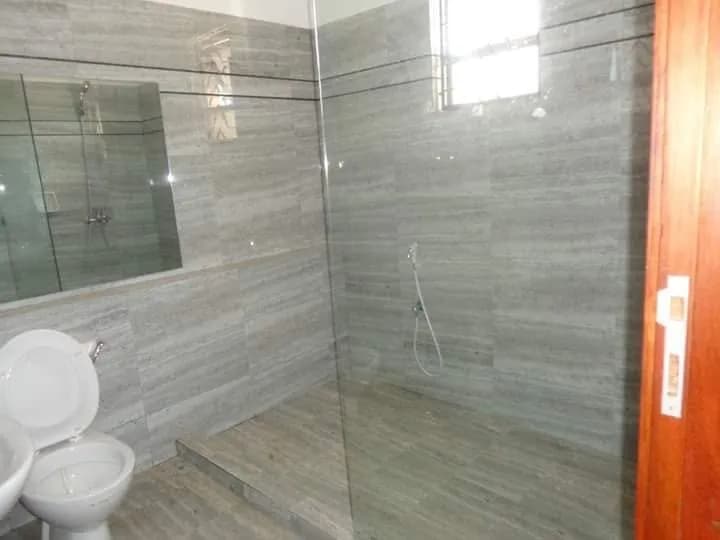 Modern and Spacious 4 Bedroom Maisonette For Rent in Nyali_11
