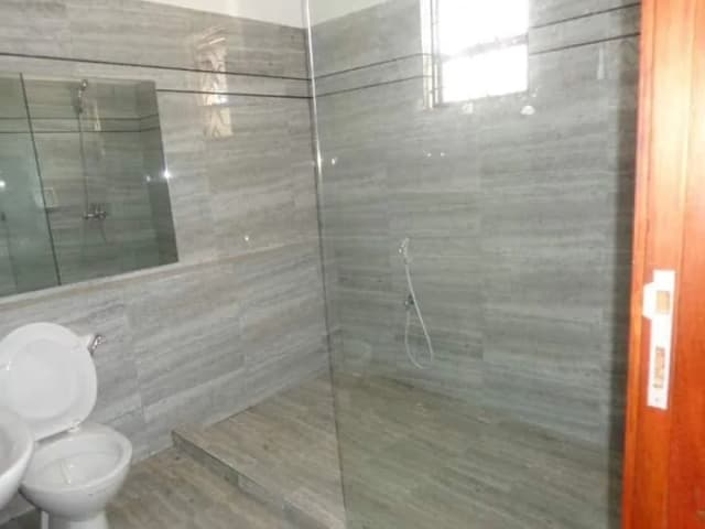 Modern and Spacious 4 Bedroom Maisonette For Rent in Nyali_11