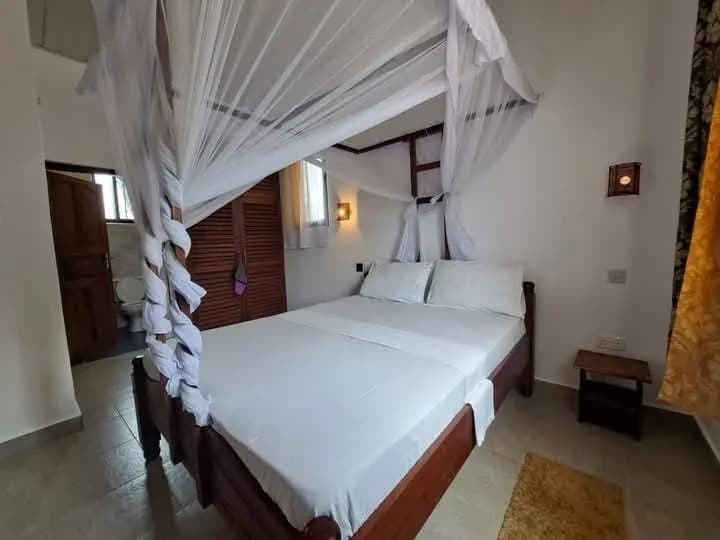 FULLY FURNISHED 1 BEDROOM APARTMENT  FOR RENT IN DIANI,UKUNDA,SOUTHCOAST_4