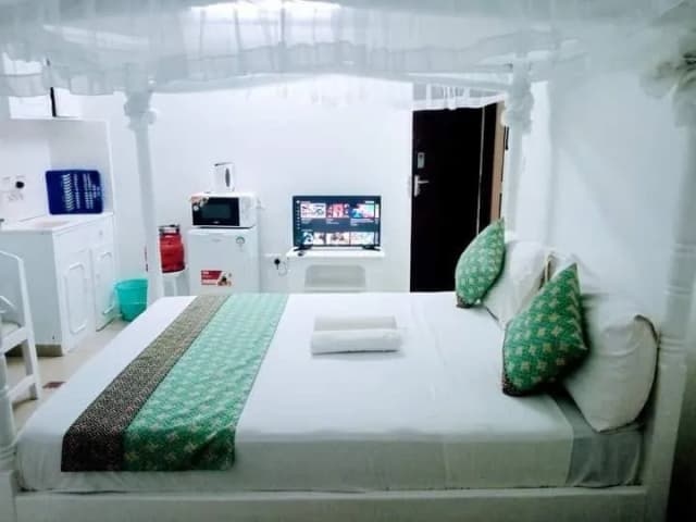FULLY FURNISHED STUDIOS  AIRBNB/ SHORT RENTALS APARTMENTS IN NYALI,MOMBASA_2