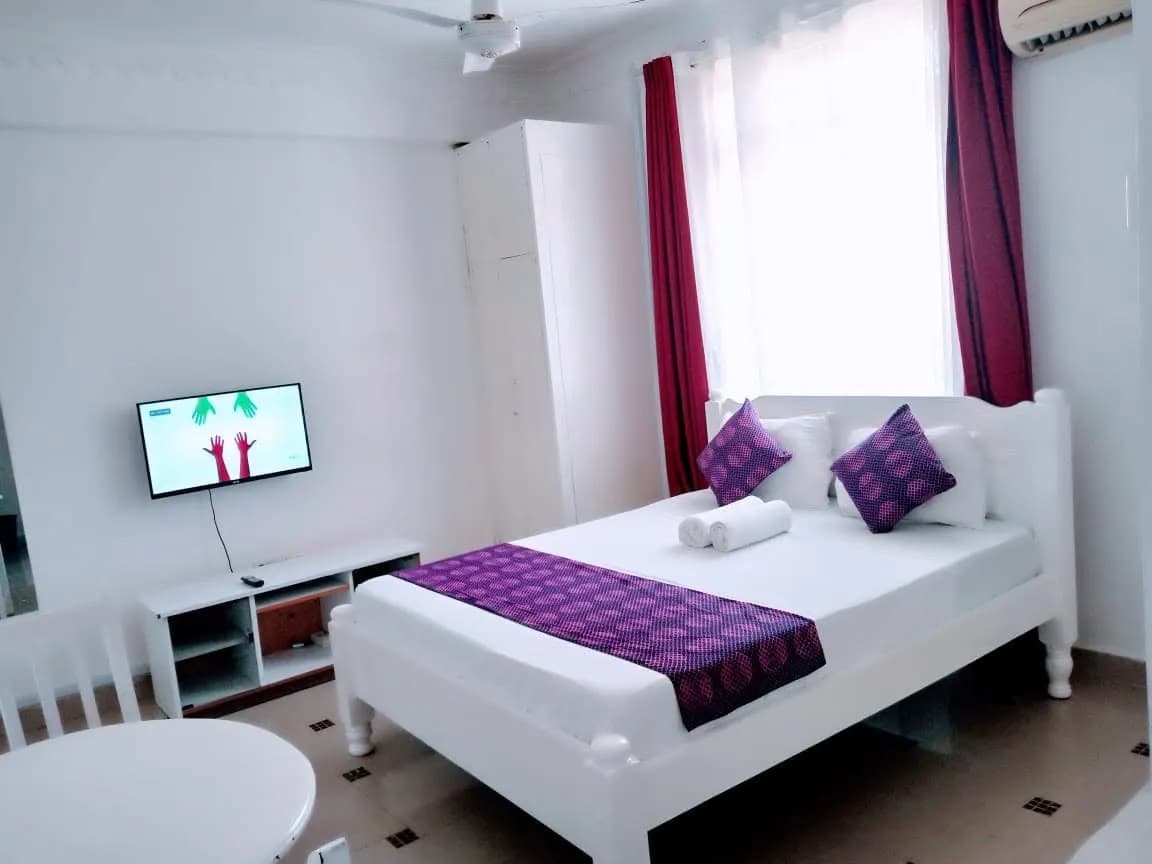 FULLY FURNISHED STUDIOS  AIRBNB/ SHORT RENTALS APARTMENTS IN NYALI,MOMBASA_13