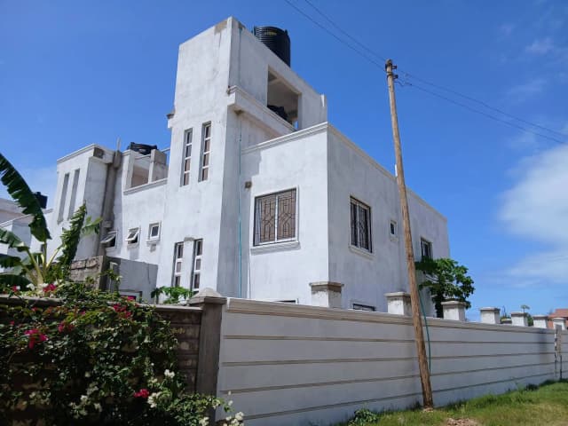 4 Bedroom Villa For Sale in VIPINGO, VIPINGO_6