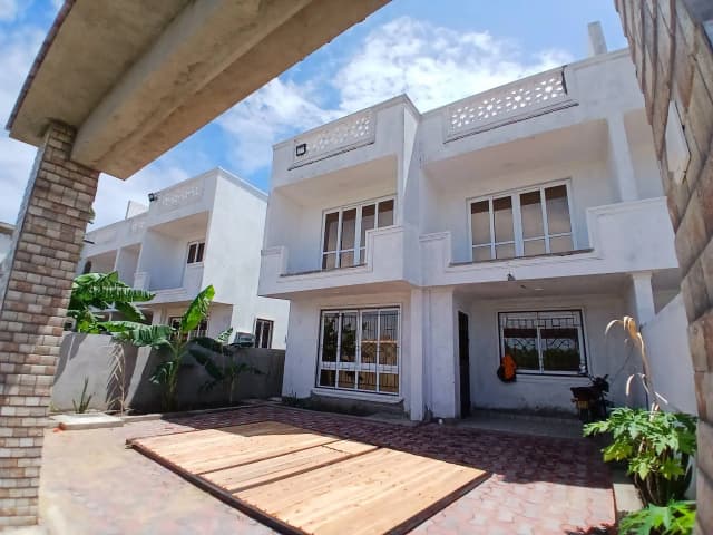 4 Bedroom Villa For Sale in VIPINGO, VIPINGO_7
