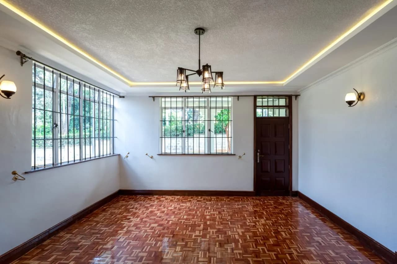 5 Bedroom Mansion For Rent in Runda, Nairobi_1