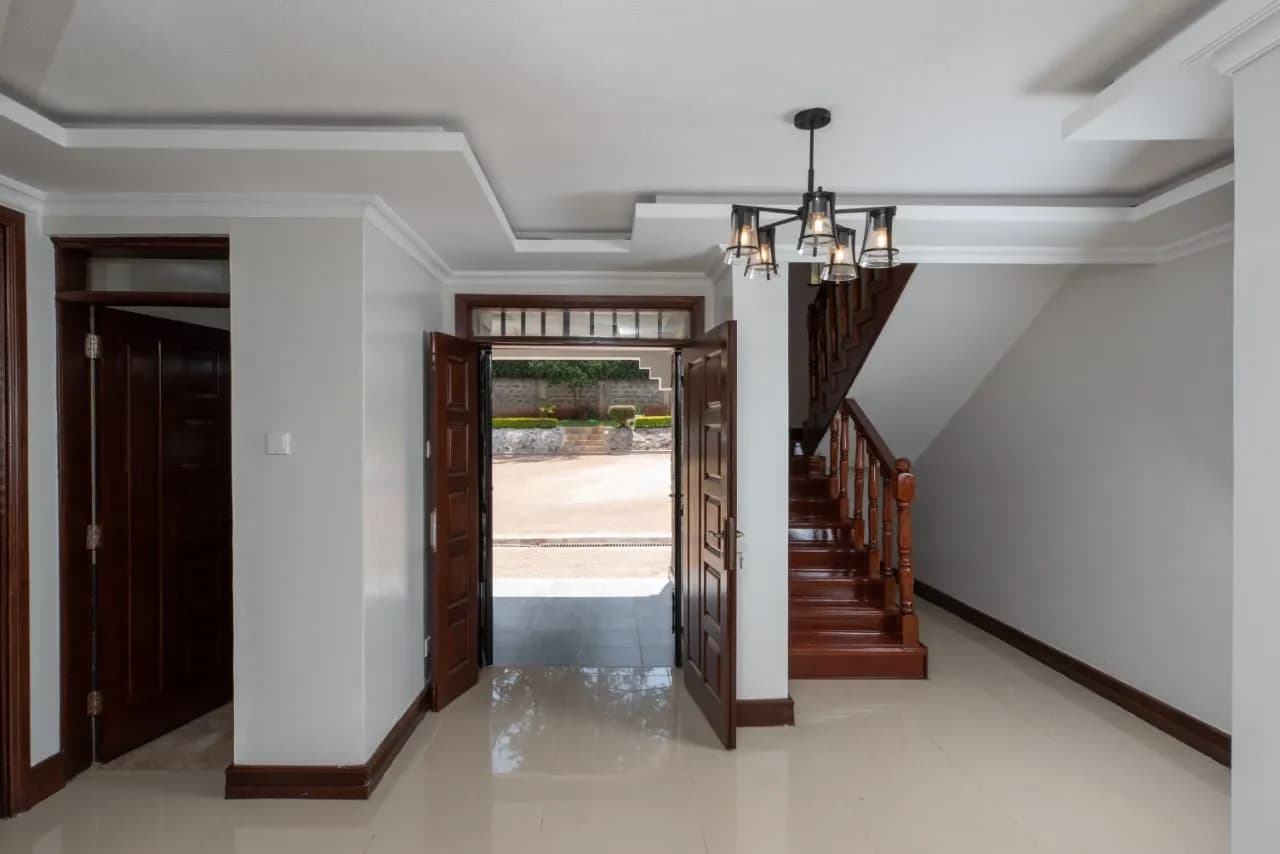 5 Bedroom Mansion For Rent in Runda, Nairobi_4