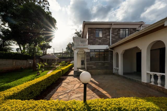 5 Bedroom Mansion For Rent in Runda, Nairobi_8