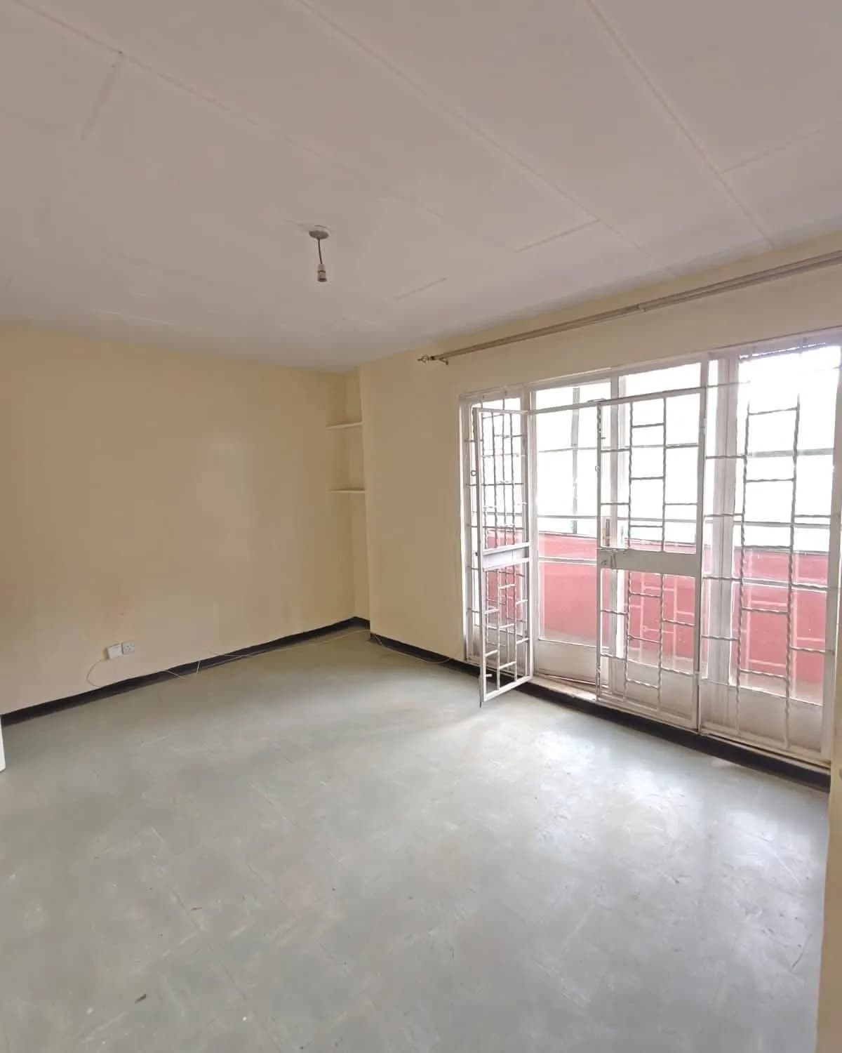 2 Bedroom Apartment/Flat For Sale in Makadara_3