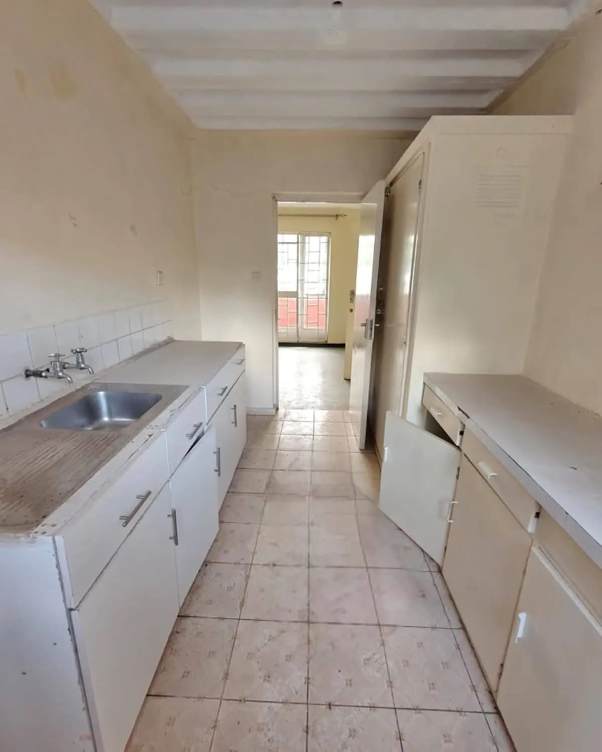 2 Bedroom Apartment/Flat For Sale in Makadara_4