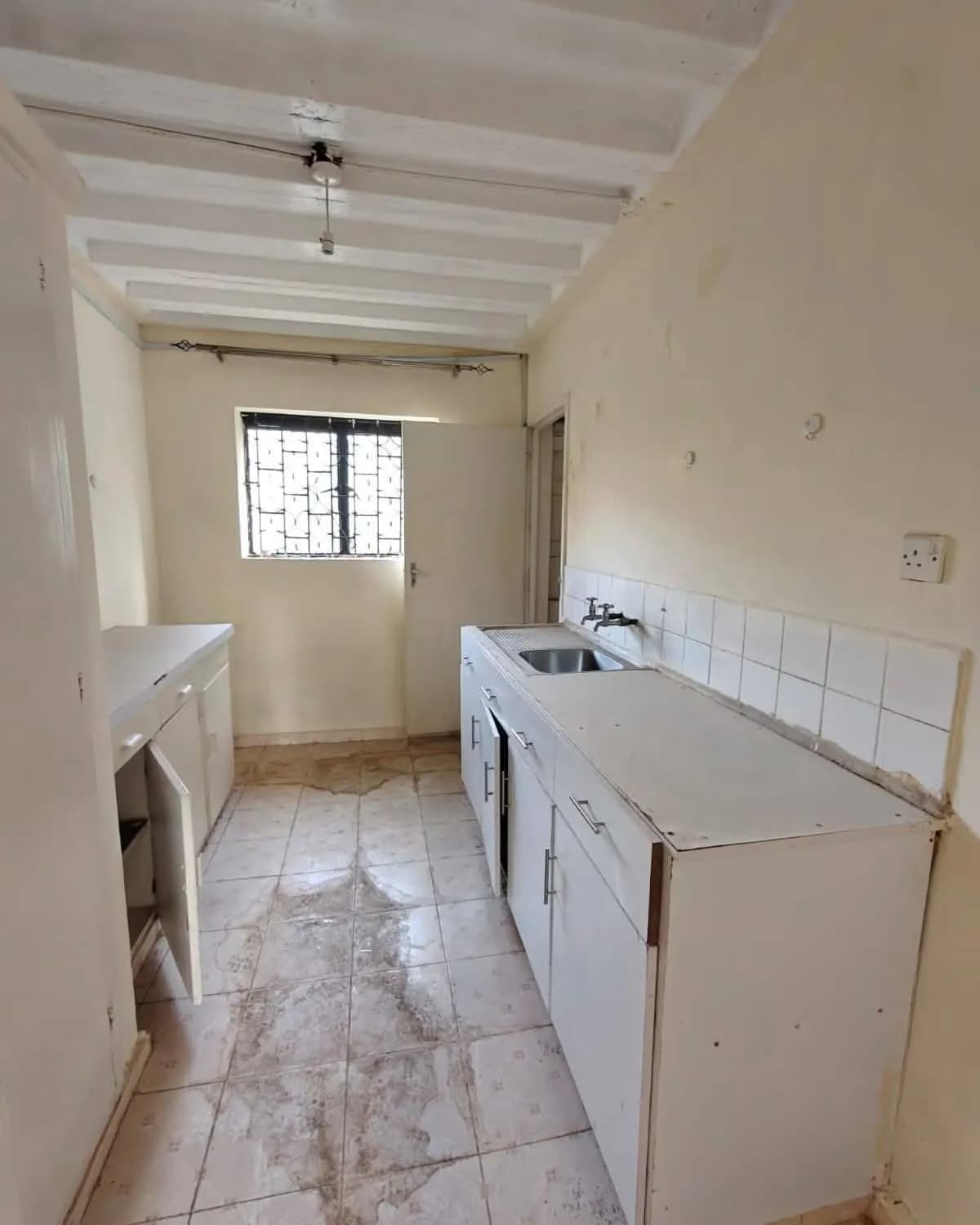 2 Bedroom Apartment/Flat For Sale in Makadara_5