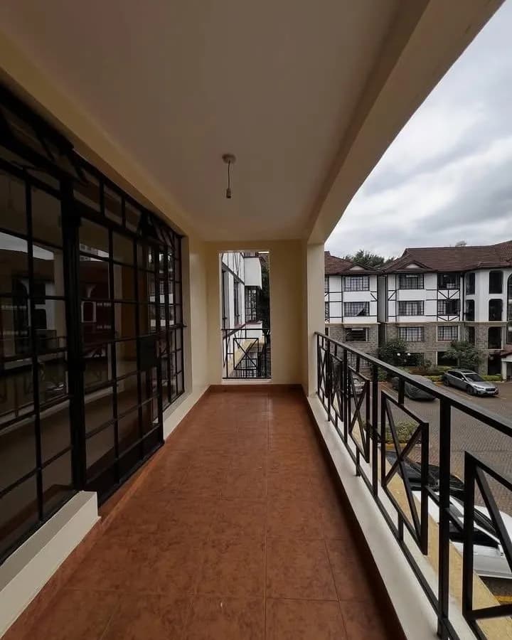 3 Bedroom Apartment/Flat For Rent in LAVINGTON_3
