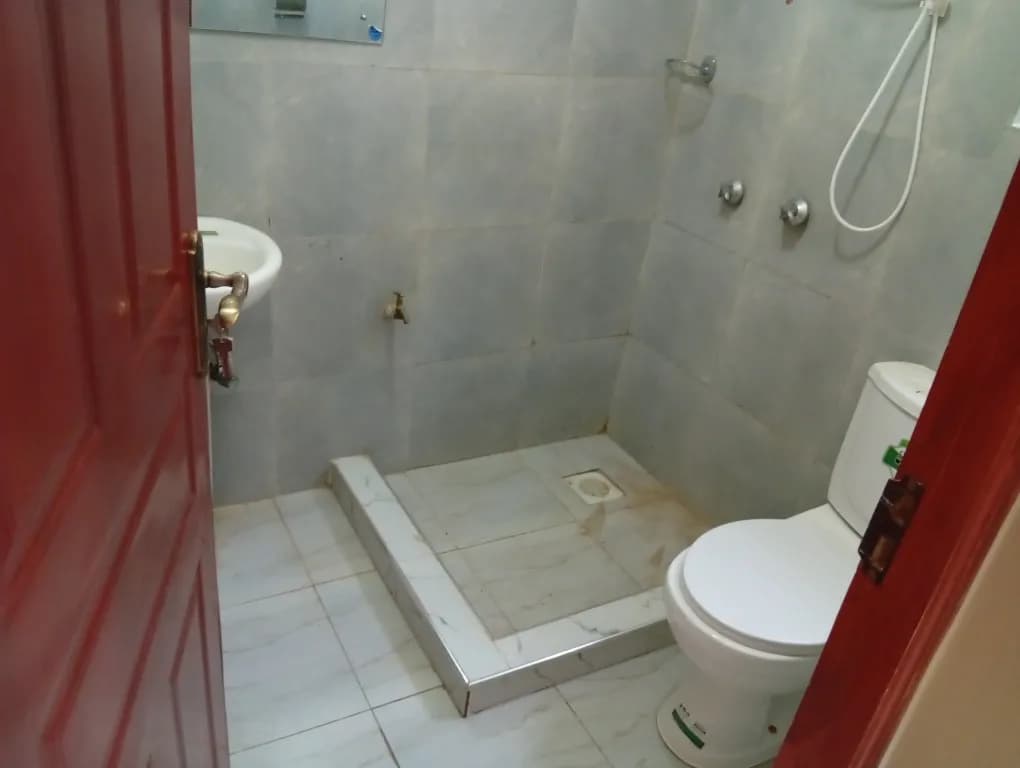 3 Bedroom Townhouse For Rent at Kerarapon Drive_9