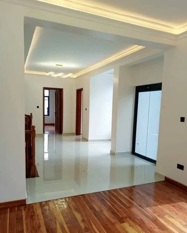 6 Bedroom Townhouse For Sale in Karen_2