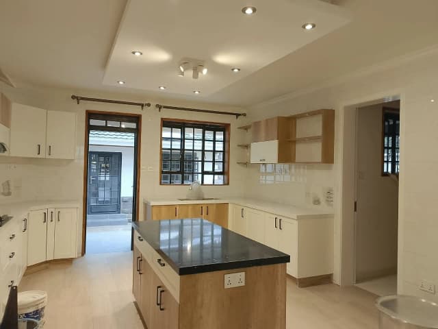 5 Bedroom Townhouse For Rent in Karen_7