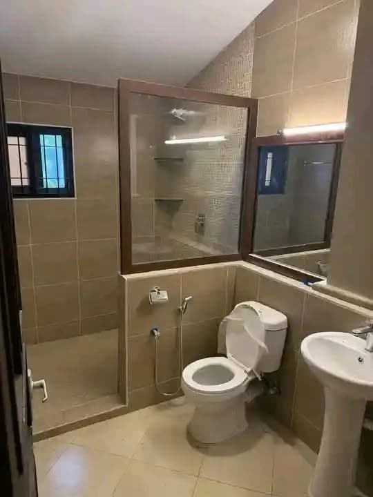 6 Bedroom Townhouse For Rent in Nyali_9
