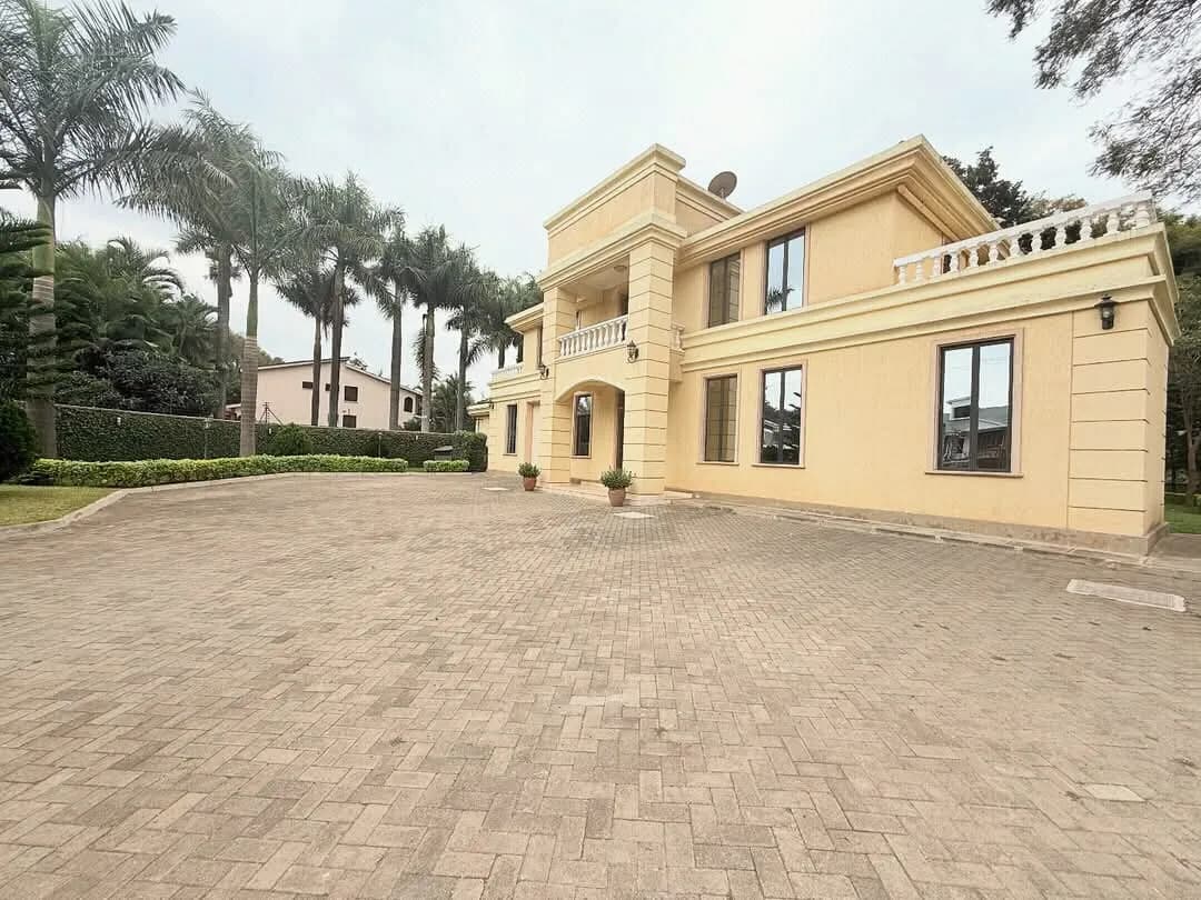 5 Bedroom all en-suite Villa for sale in Runda, Gigiri Westlands_0