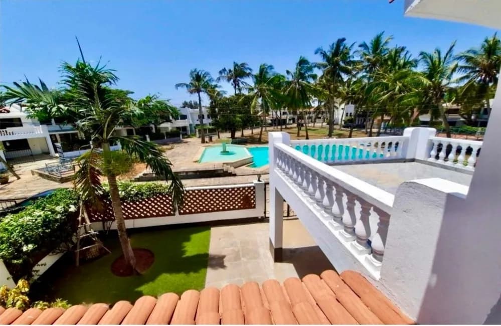 5 Bedroom Villa For Sale in Nyali, Mombasa_0
