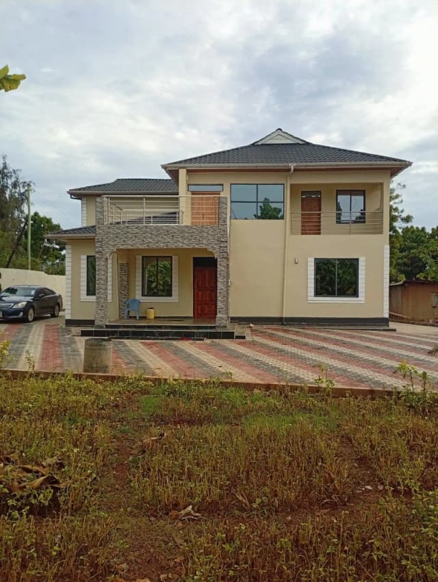 5 Bedroom Maisonette For Sale in Kikambala_0