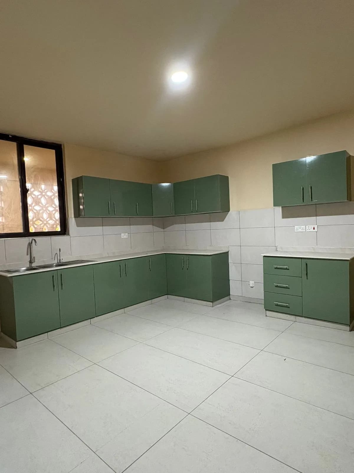 4 Bedroom Apartment For Sale in Nyali, Mombasa_1