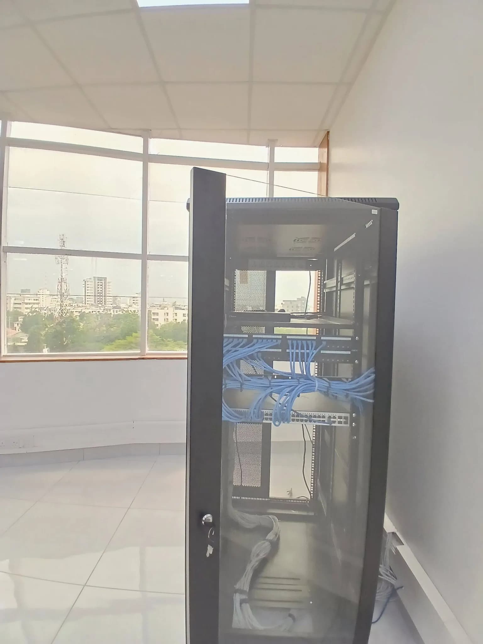 Fully Furnished Office Space For Rent in Links Road Area, Nyali_3