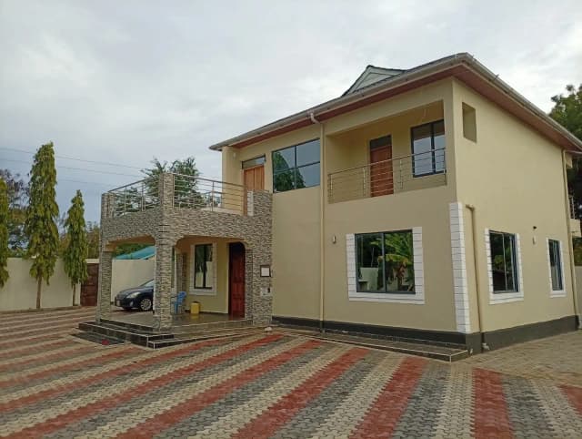 5 Bedroom Maisonette For Sale in Kikambala_1