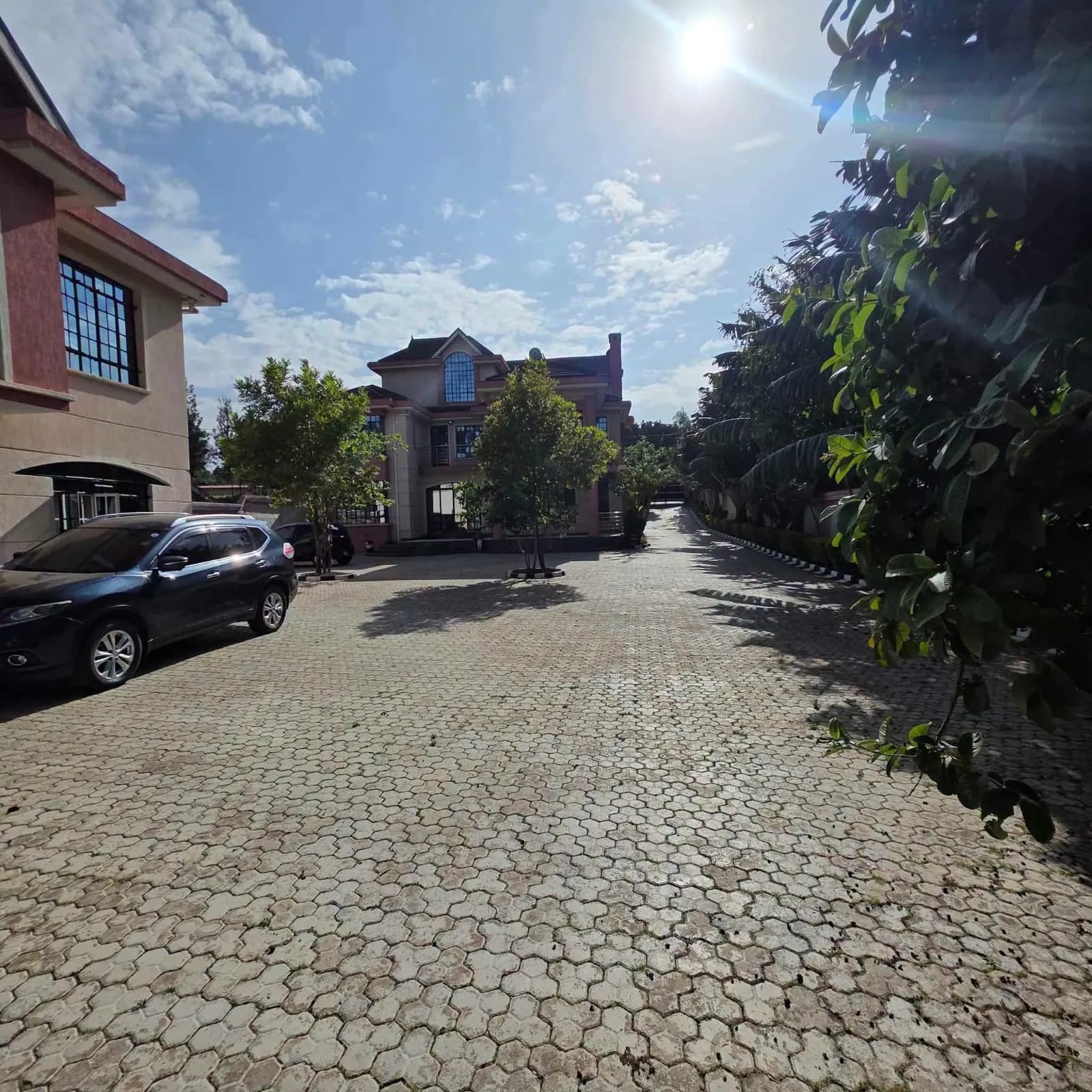 5 Bedroom Maisonette For Sale in Roasters, Thome Estate_1