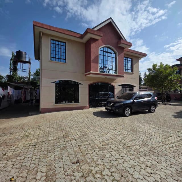 5 Bedroom Maisonette For Sale in Roasters, Thome Estate_3