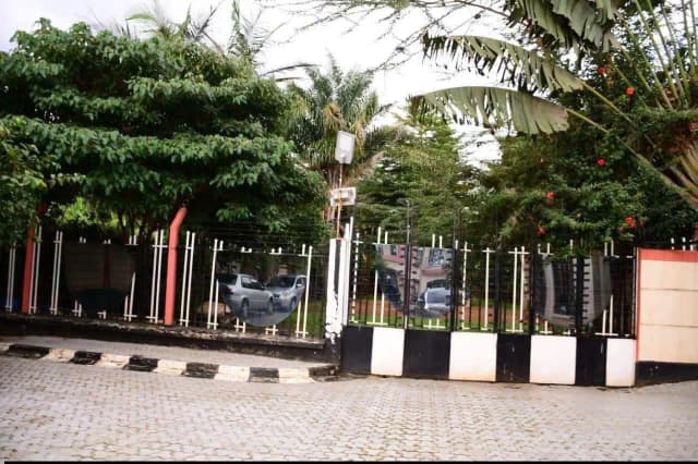 5 Bedroom Maisonette For Sale in Roasters, Thome Estate_4