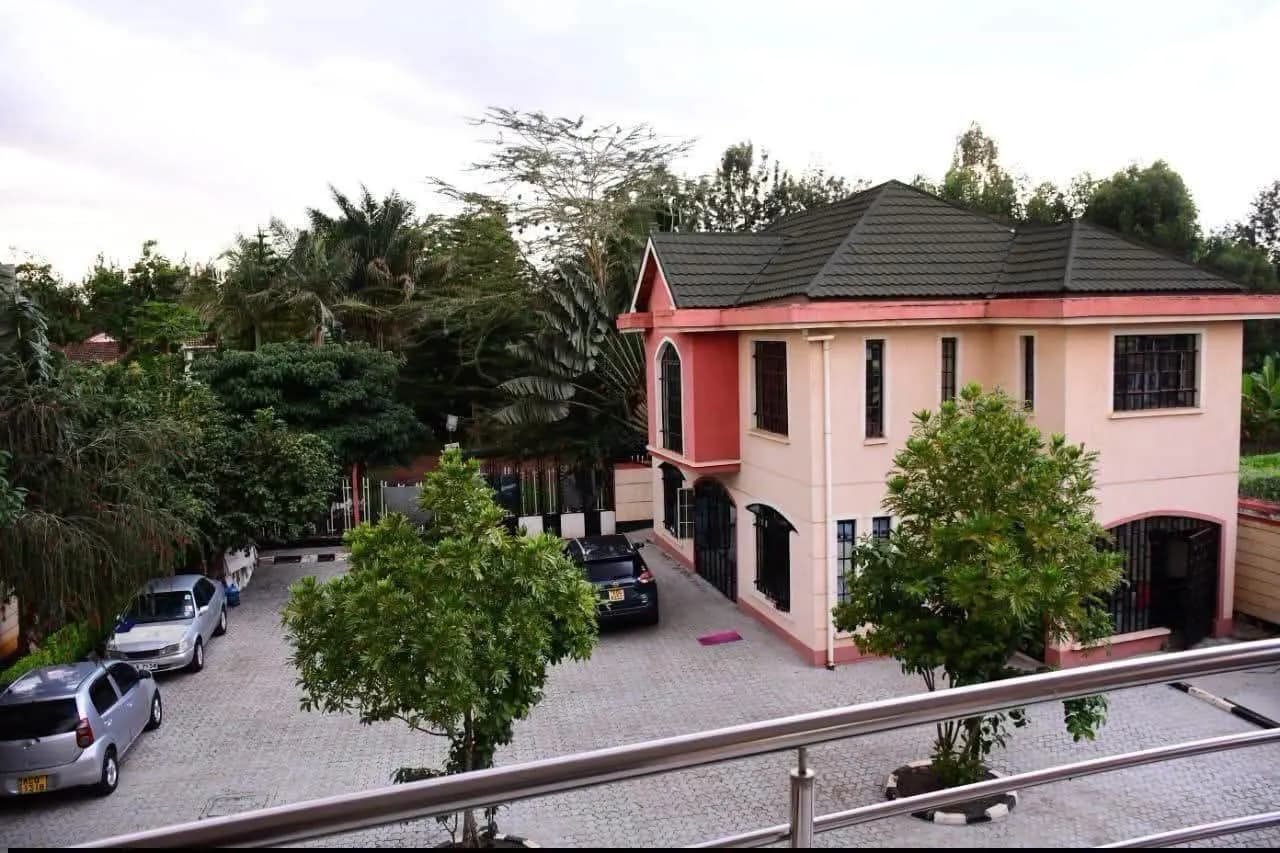 5 Bedroom Maisonette For Sale in Roasters, Thome Estate_7