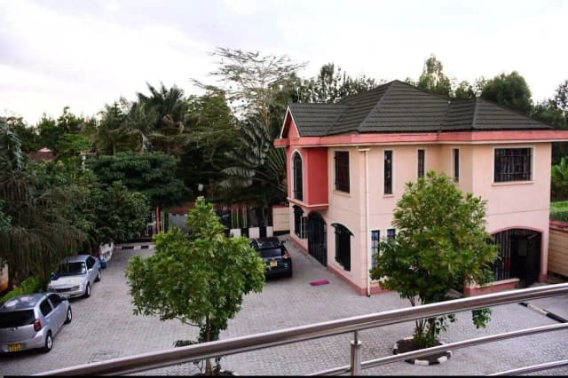 5 Bedroom Maisonette For Sale in Roasters, Thome Estate_7