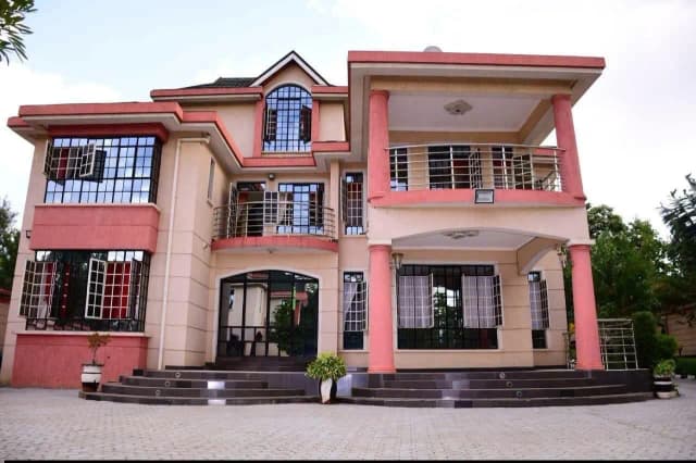 5 Bedroom Maisonette For Sale in Roasters, Thome Estate_10