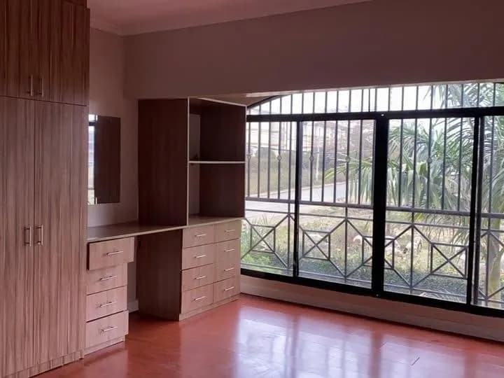 4 Bedroom Maisonette For Rent in Langata_8