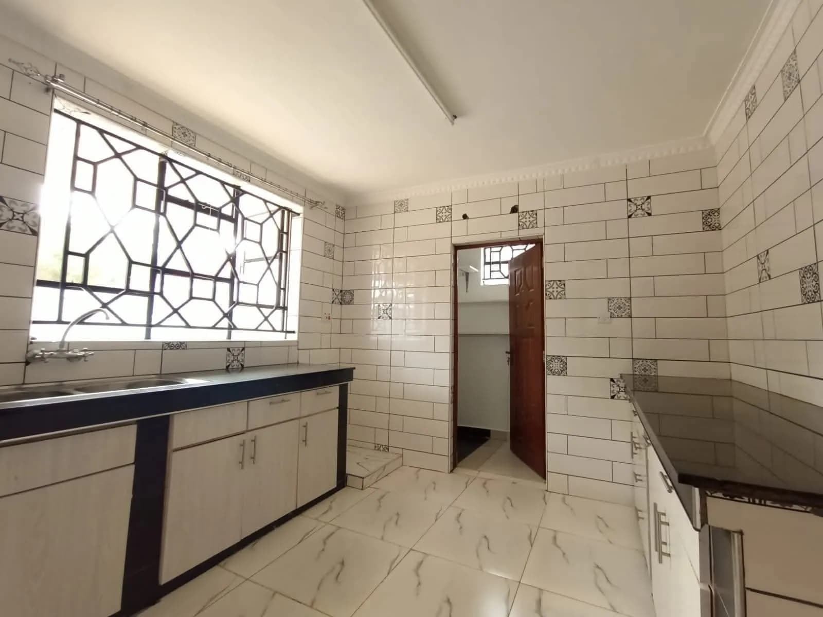4 Bedroom Maisonette For Rent in Karen_3