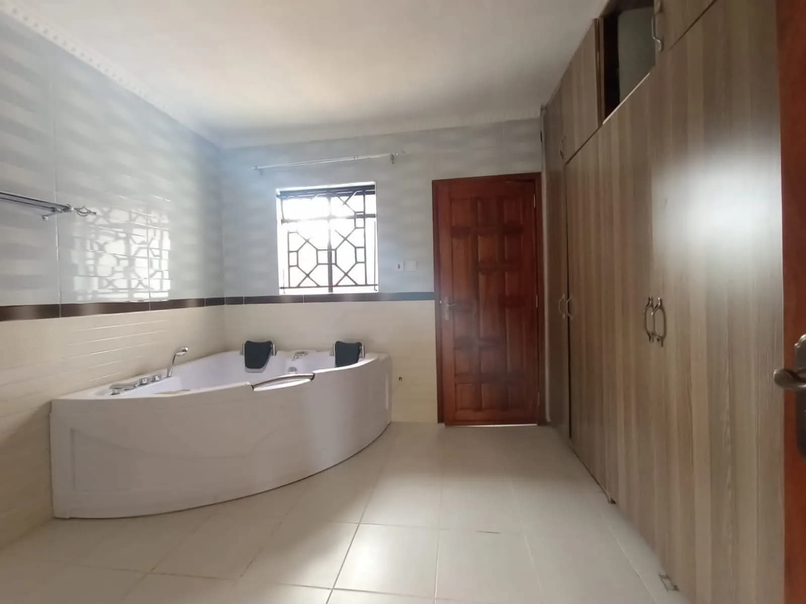 4 Bedroom Maisonette For Rent in Karen_7