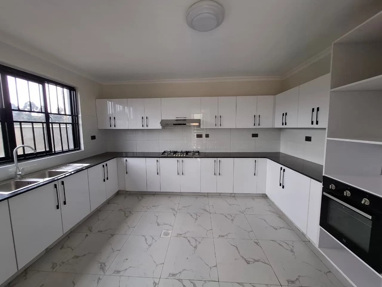 5 Bedroom Maisonette For Rent in Kikuyu_3
