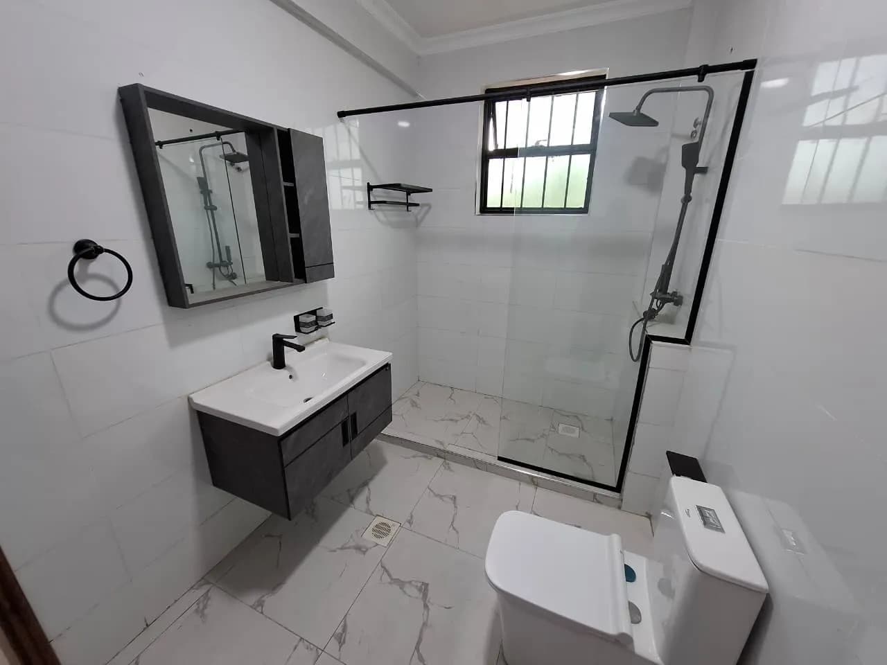 5 Bedroom Maisonette For Rent in Kikuyu_5