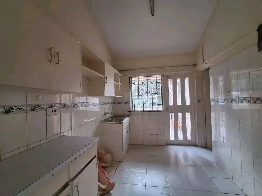 3 Bedroom Bungalow For Rent in Langata_5