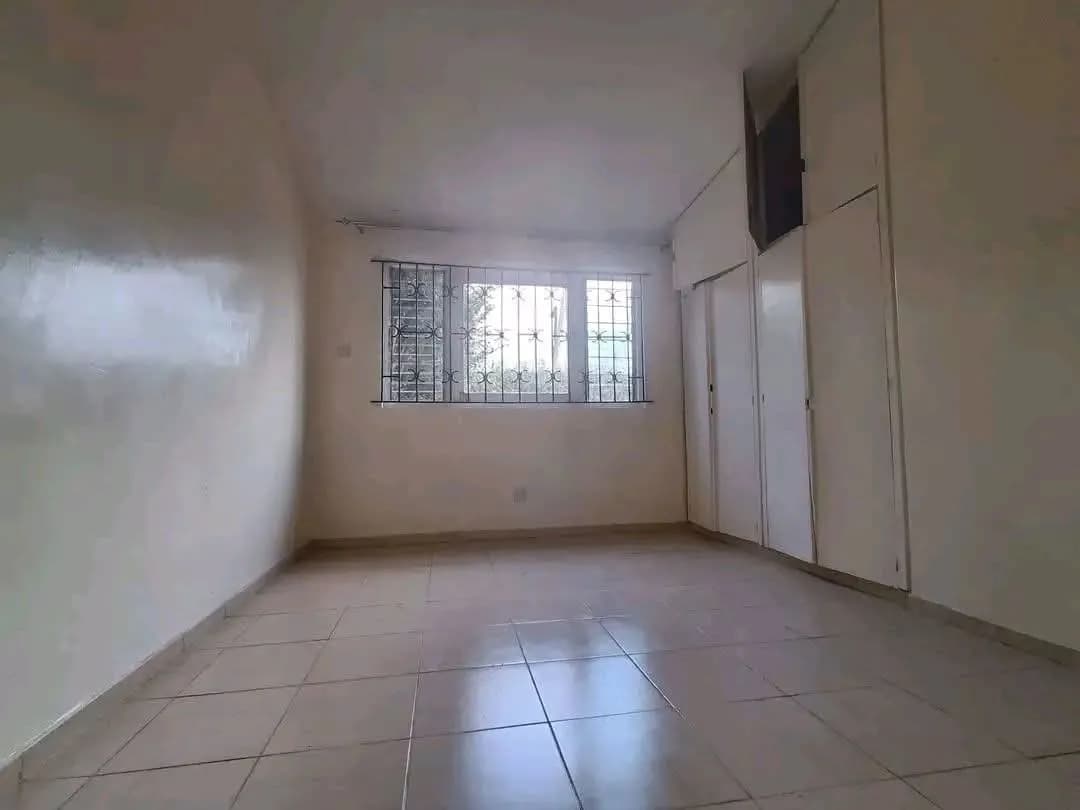 3 Bedroom Bungalow For Rent in Langata_9