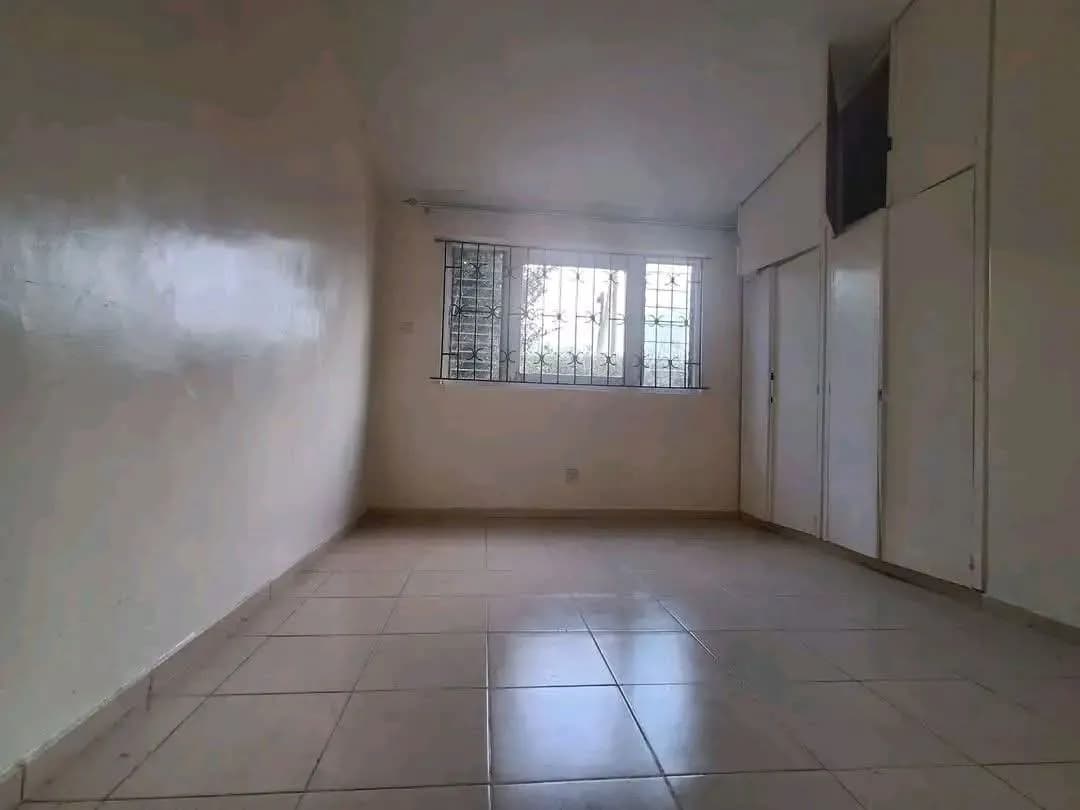 3 Bedroom Bungalow For Rent in Langata_10